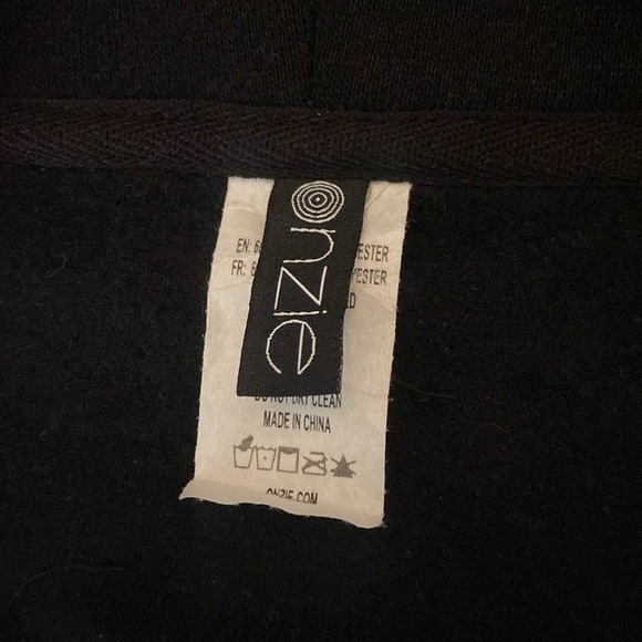 NWT Onzie Women’s Black Cropped Zip Up Hoodie Size M/L - Picture 5 of 10